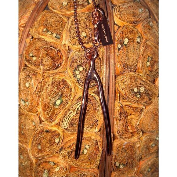 MARC JACOBS - NWOT - Rose-Gold-Plated Wishbone Fashion Necklace. Good Luck Charm - Picture 4 of 16